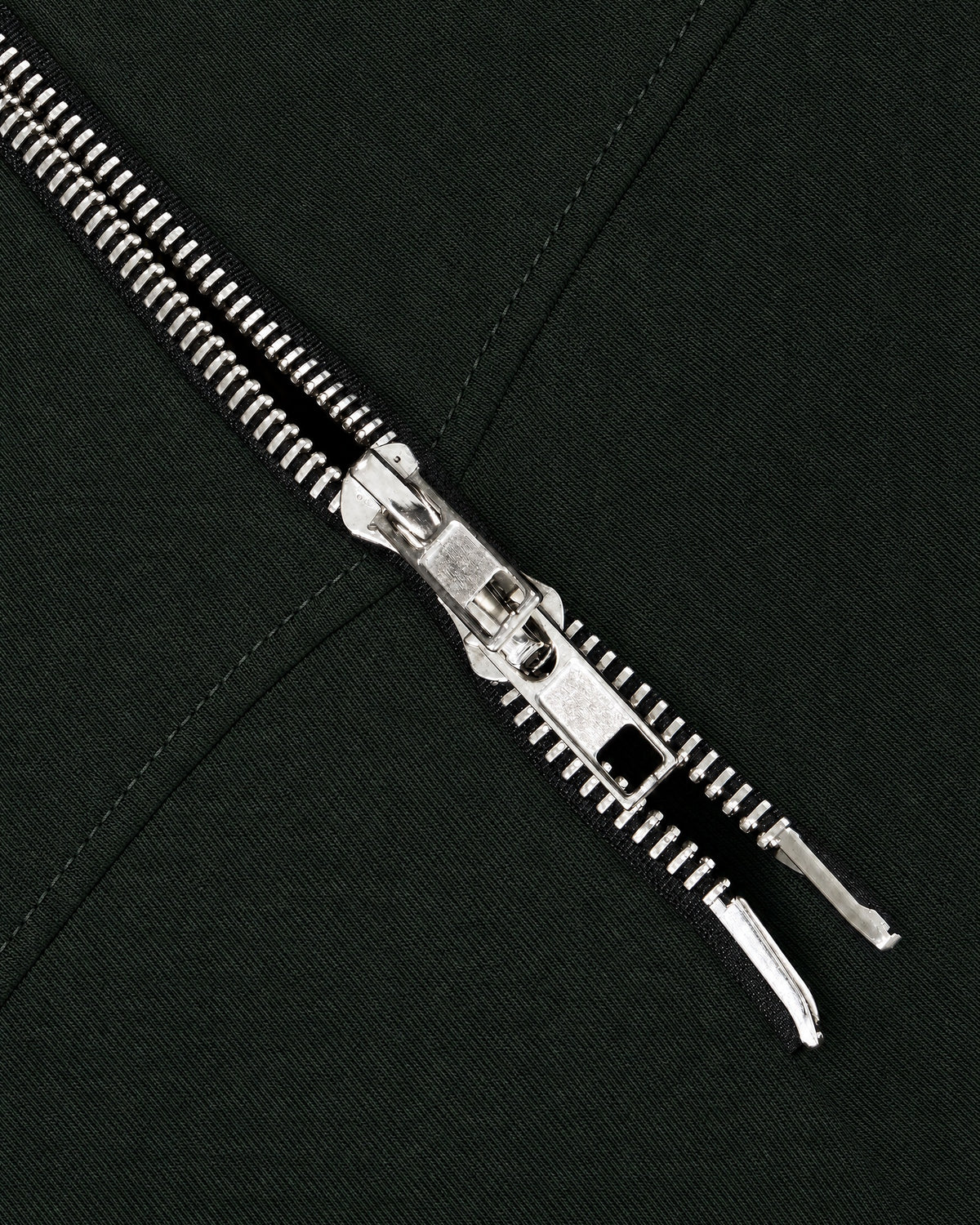 Zip detail (colour render)